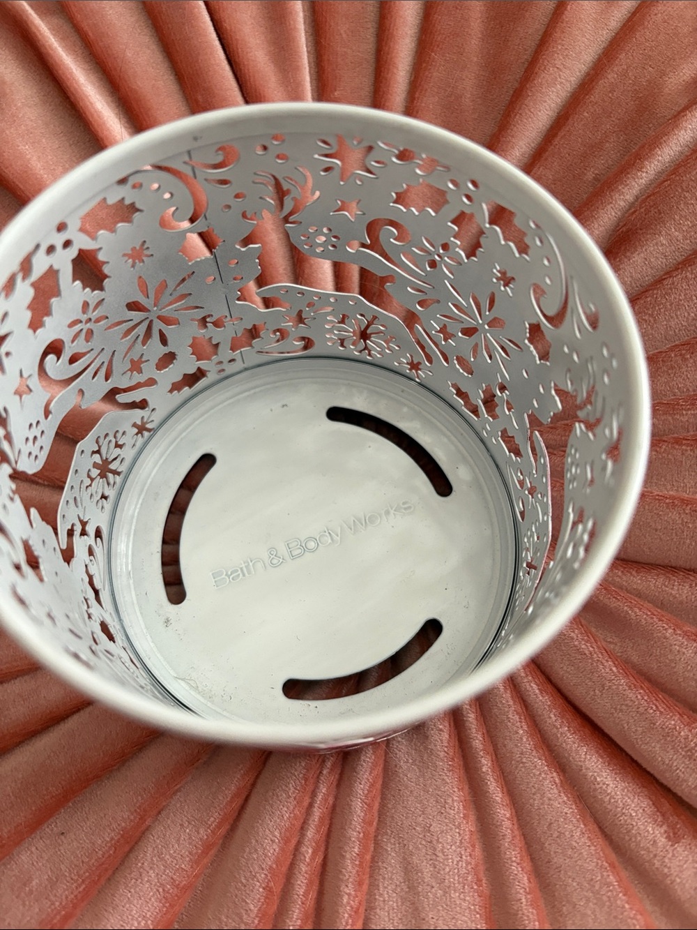 Bath and Body Works Red Holiday Metal Candle Holder - Picture 7 of 10